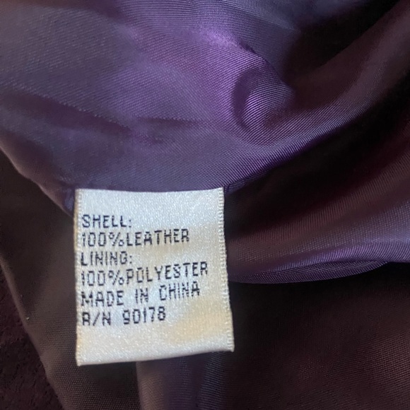 Chic Women's Purple Leather Jacket - Picture 5 of 11